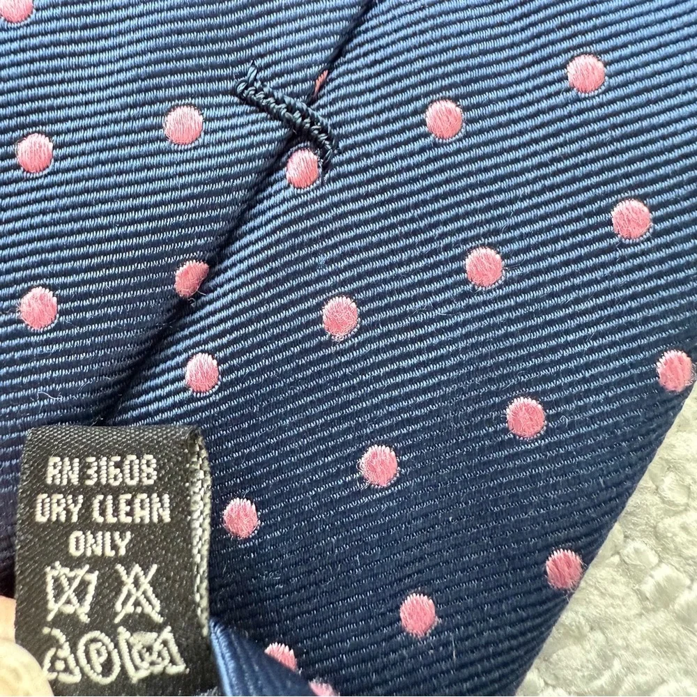JOS. A. BANK Executive Collection‎ 100% Silk Navy Blue and Pink Polka Dot Tie